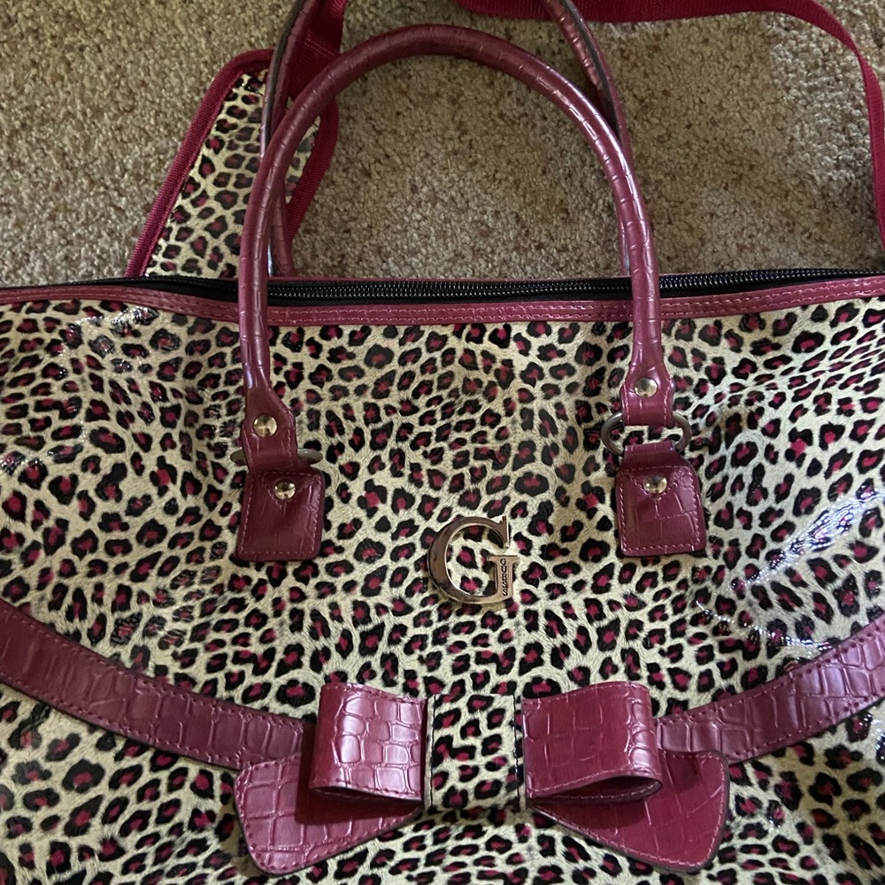 Guess weekend duffle bag